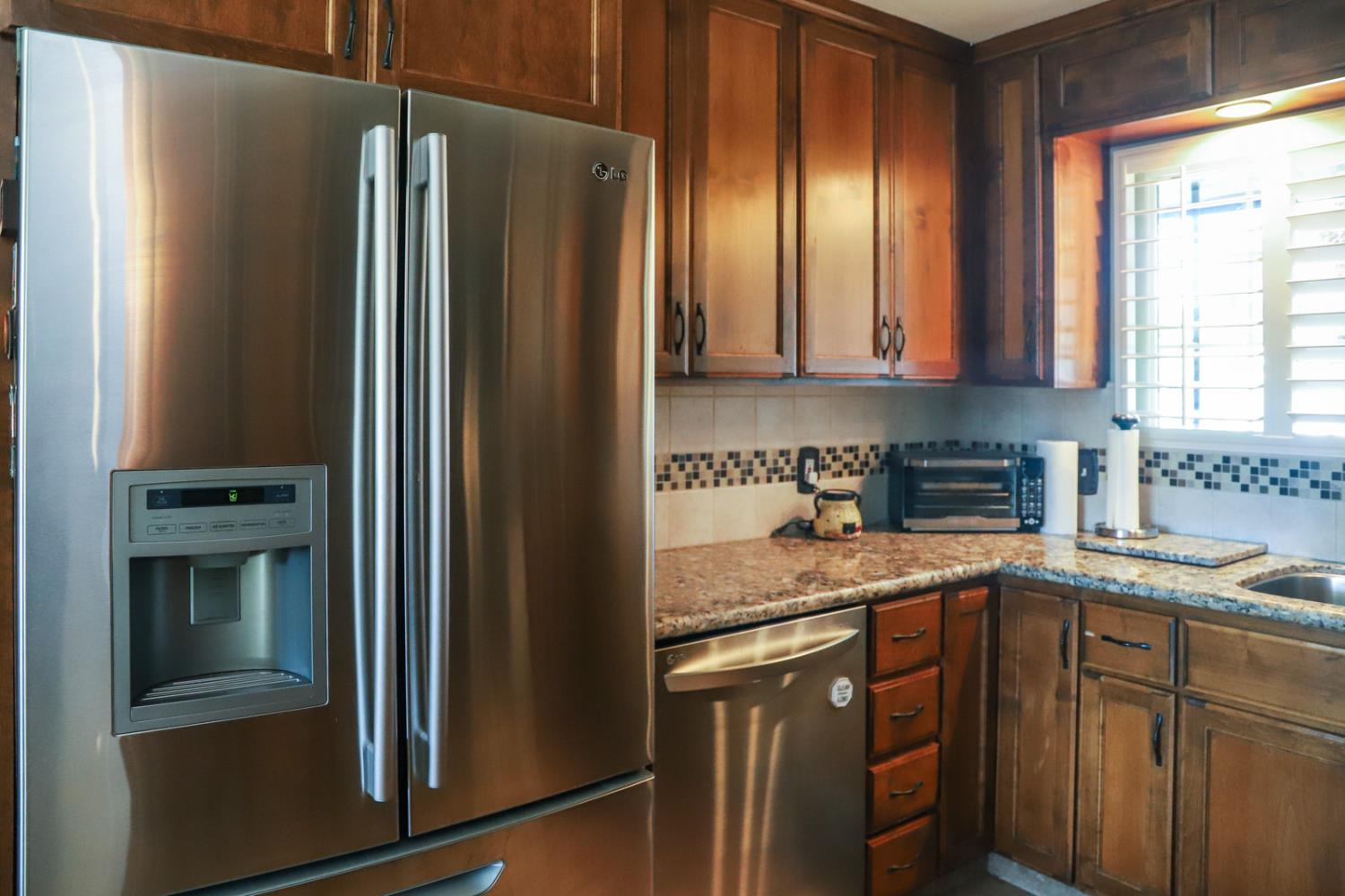 667 E Birch Ave, Fresno, CA 93720