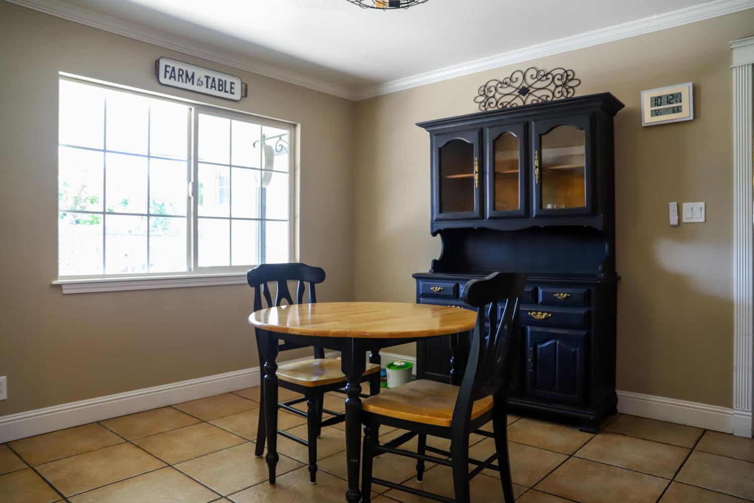 667 E Birch Ave, Fresno, CA 93720