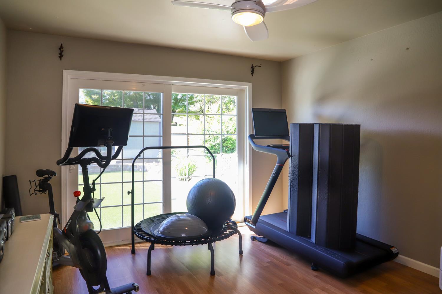 667 E Birch Ave, Fresno, CA 93720