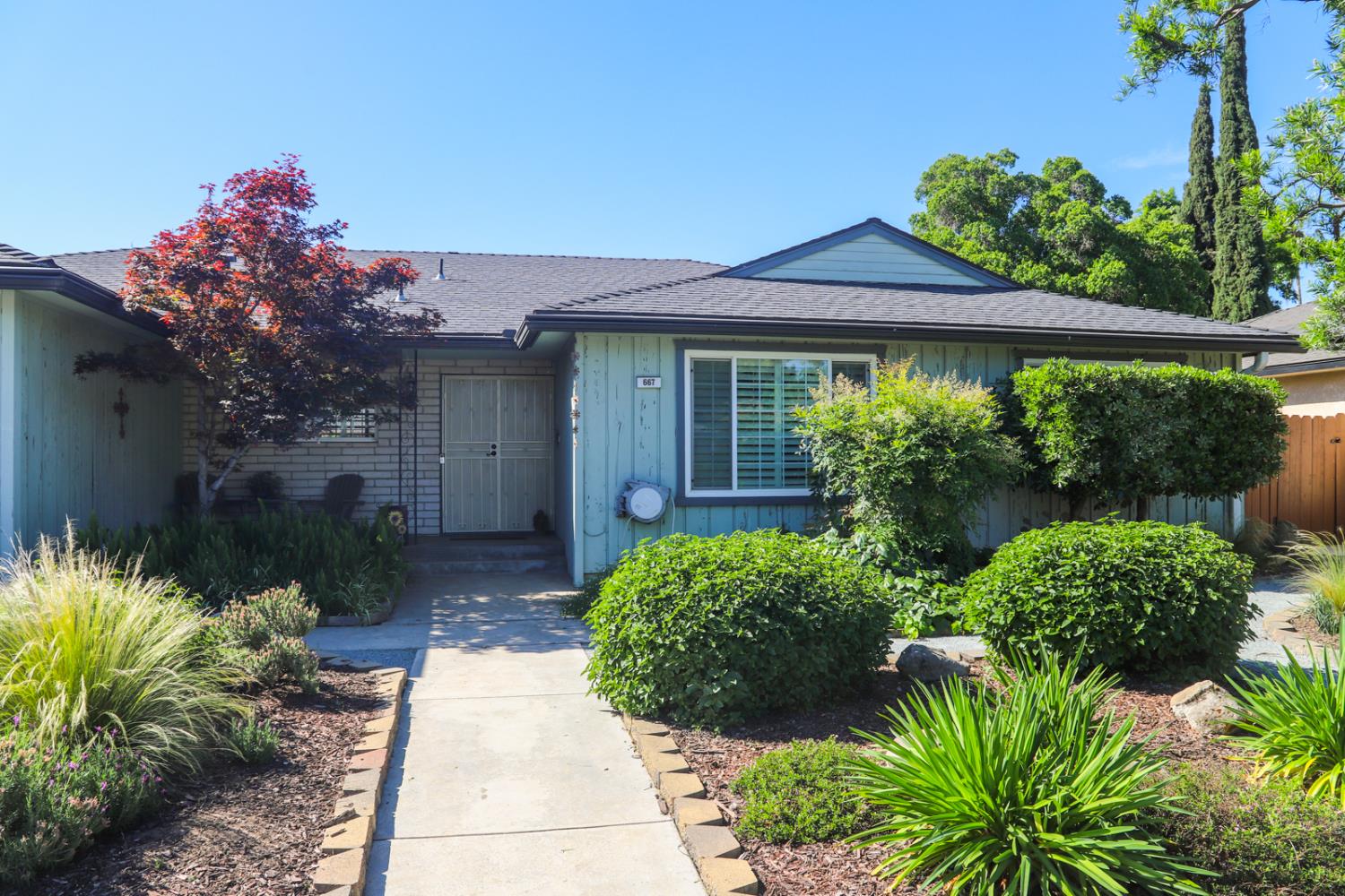 667 E Birch Ave, Fresno, CA 93720