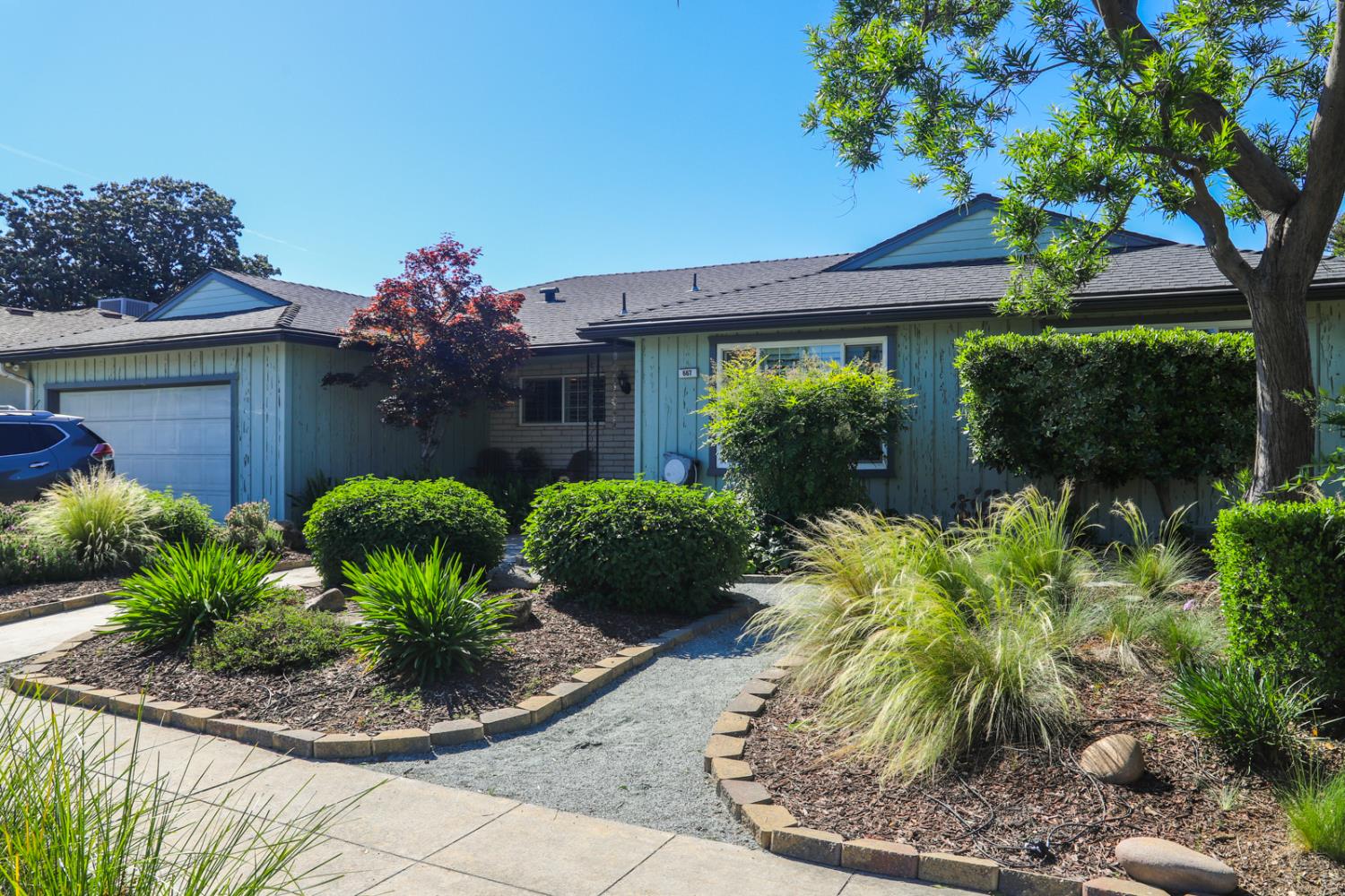 667 E Birch Ave, Fresno, CA 93720