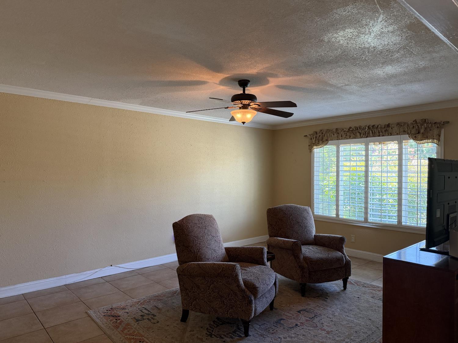667 E Birch Ave, Fresno, CA 93720