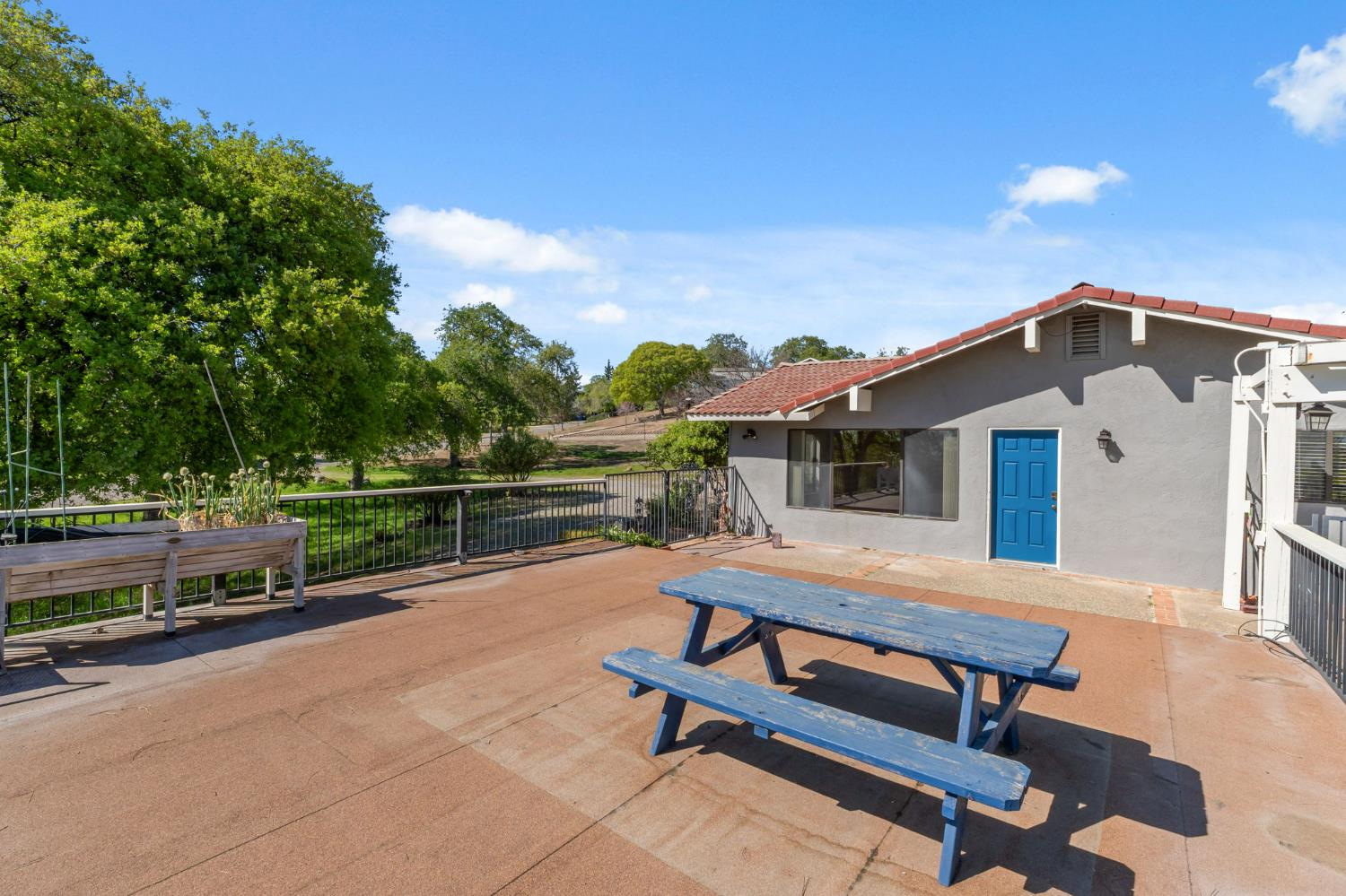 29667 Meadow Ln, Coarsegold, CA 93614