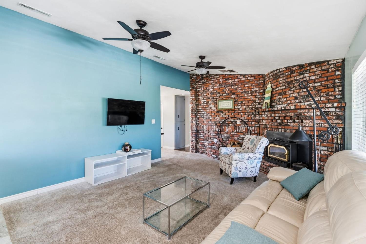 29667 Meadow Ln, Coarsegold, CA 93614