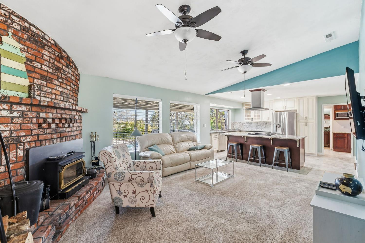 29667 Meadow Ln, Coarsegold, CA 93614