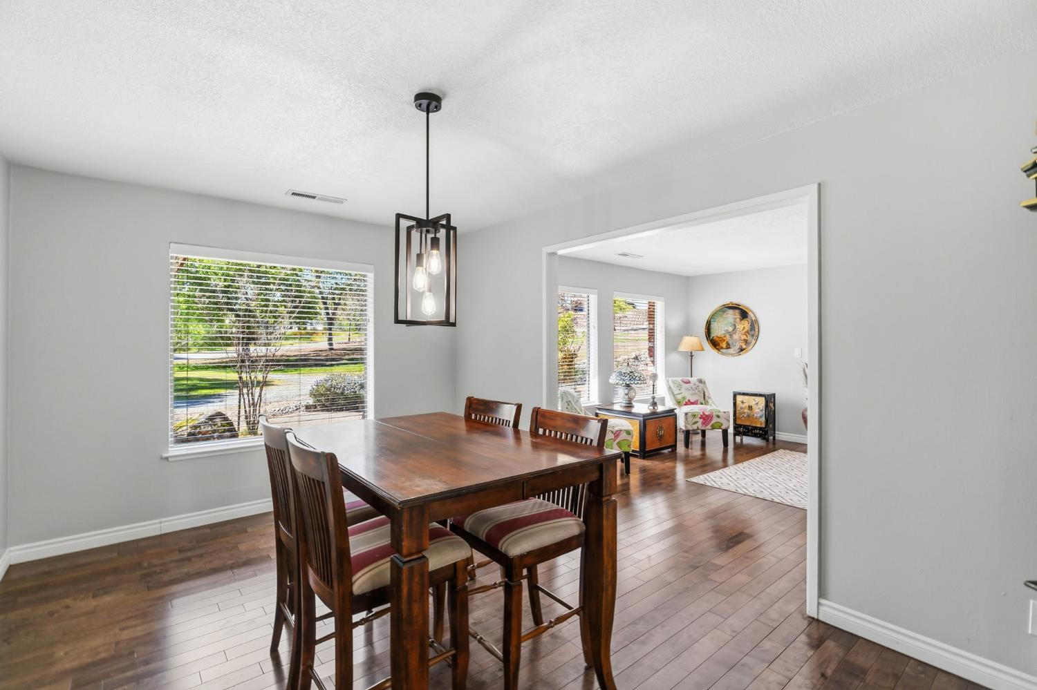 29667 Meadow Ln, Coarsegold, CA 93614