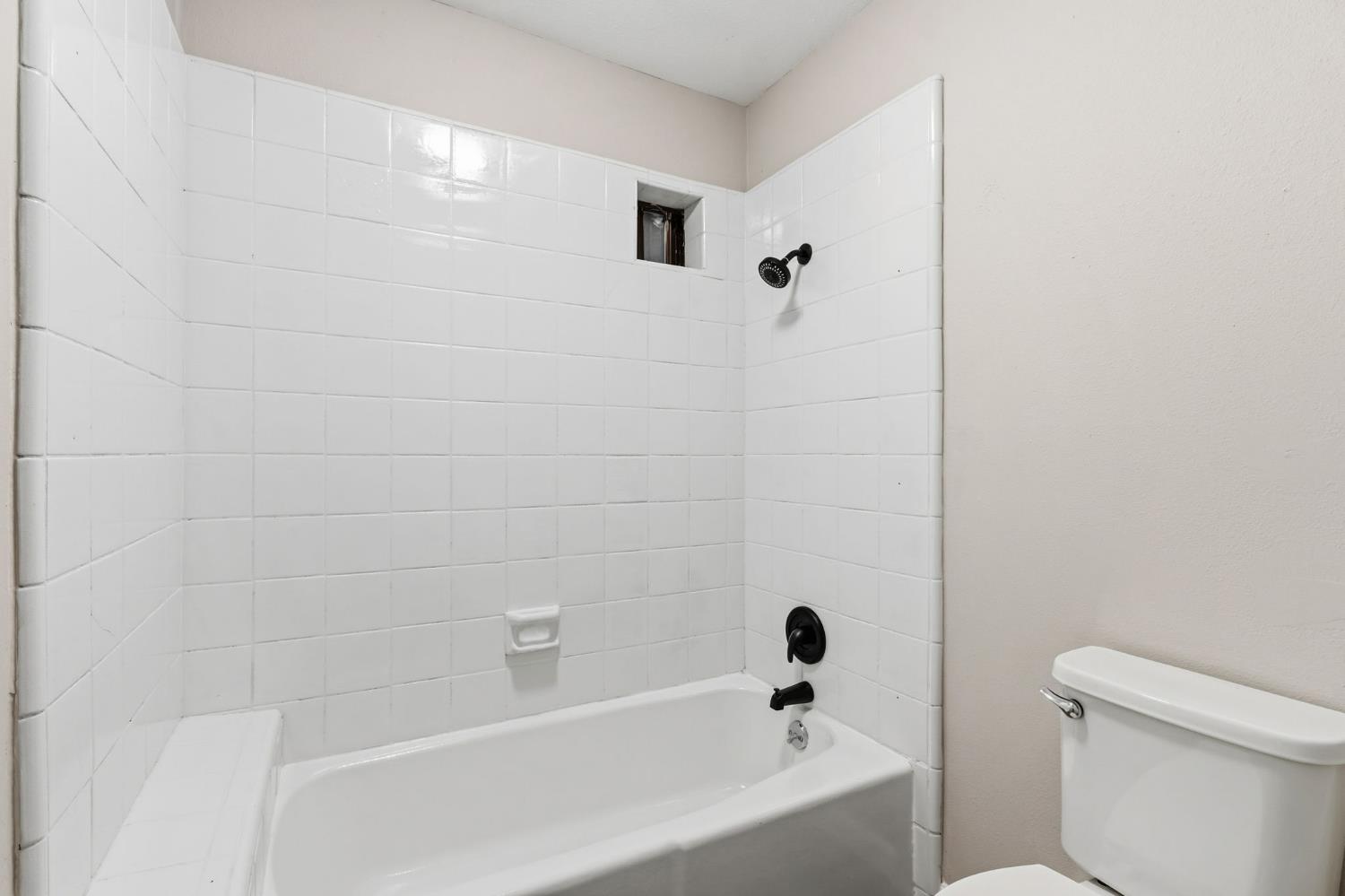 29667 Meadow Ln, Coarsegold, CA 93614