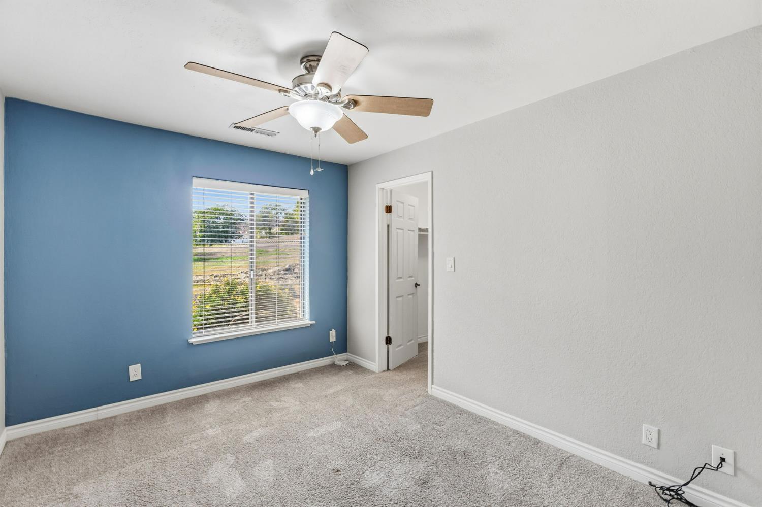 29667 Meadow Ln, Coarsegold, CA 93614