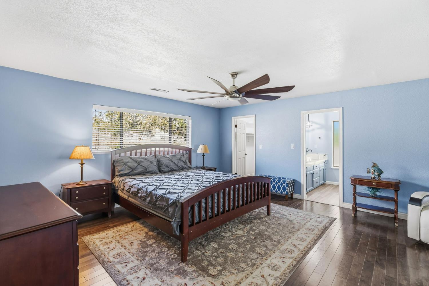 29667 Meadow Ln, Coarsegold, CA 93614