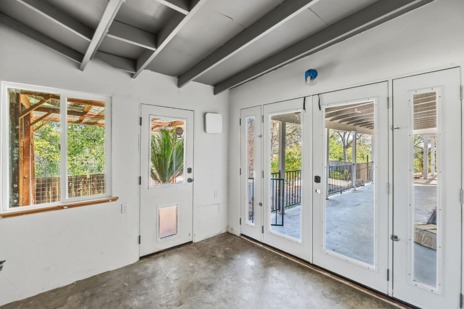 29667 Meadow Ln, Coarsegold, CA 93614