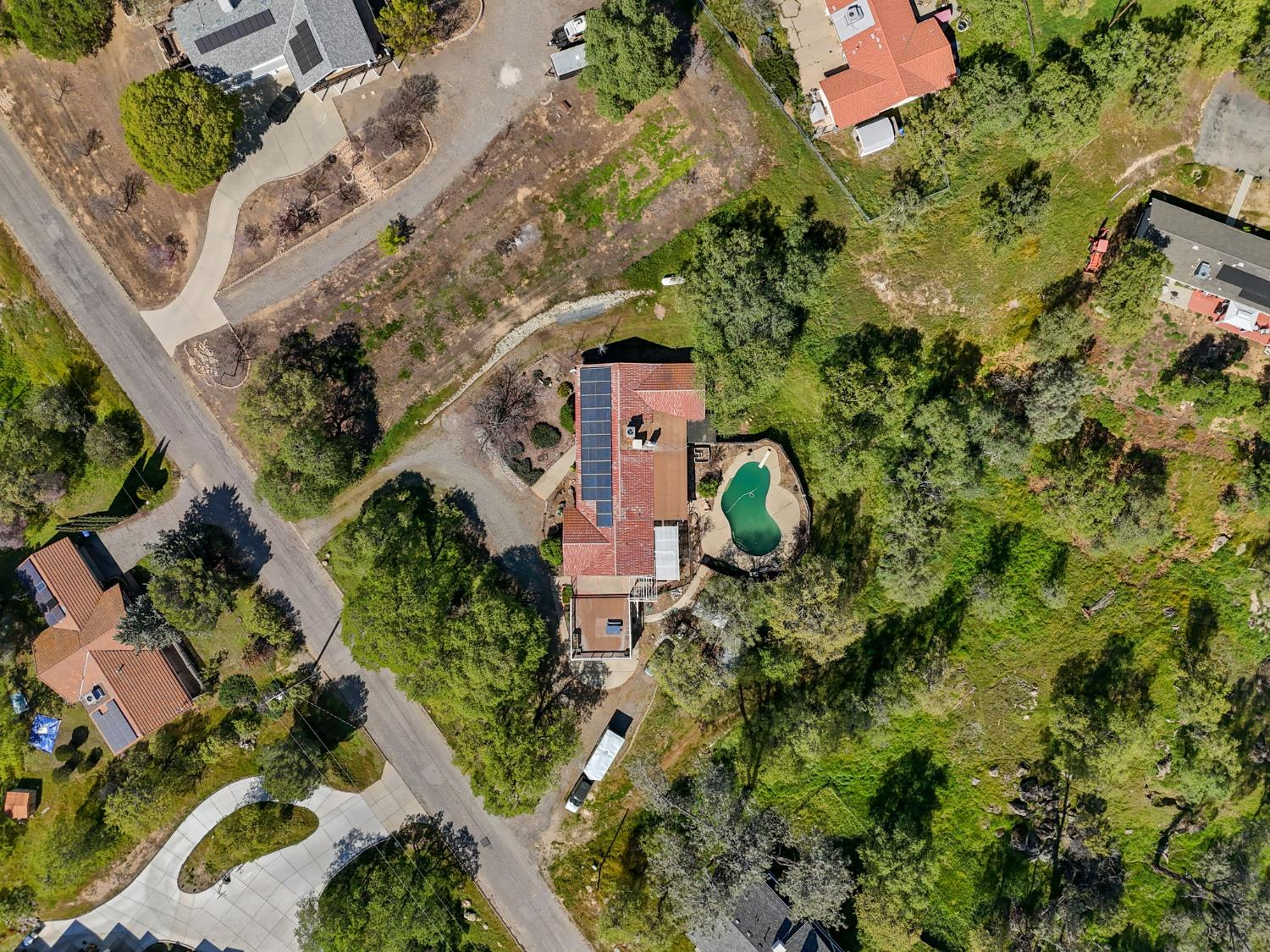 29667 Meadow Ln, Coarsegold, CA 93614