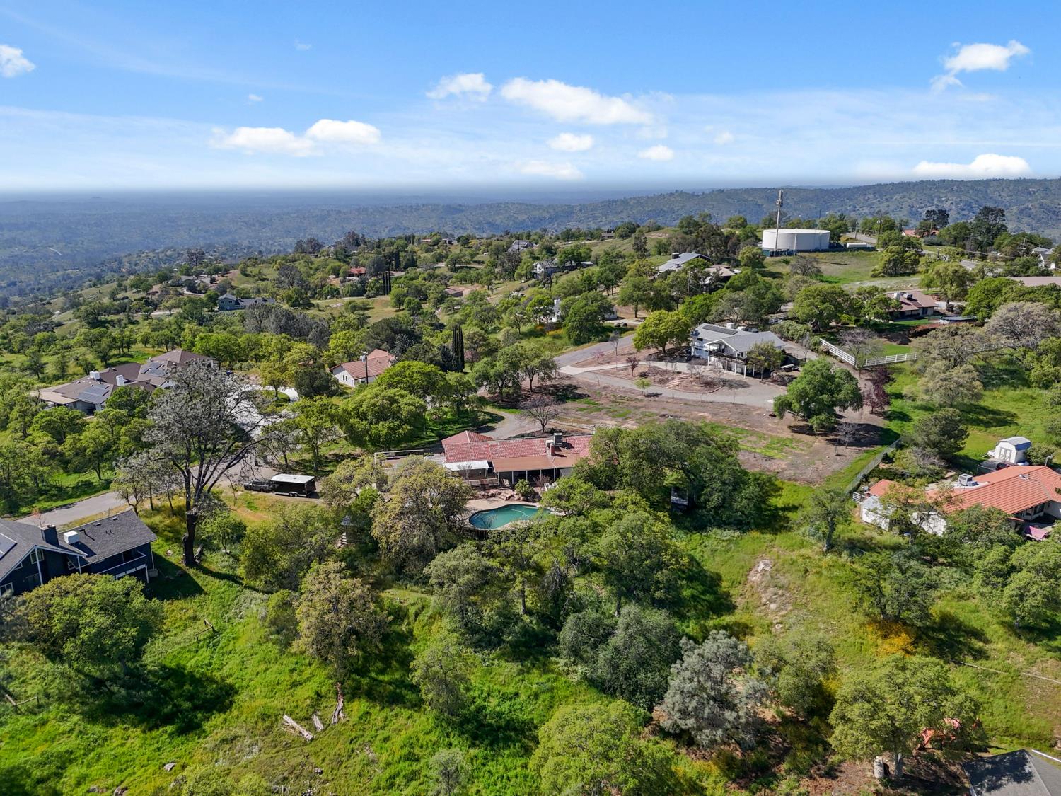 29667 Meadow Ln, Coarsegold, CA 93614