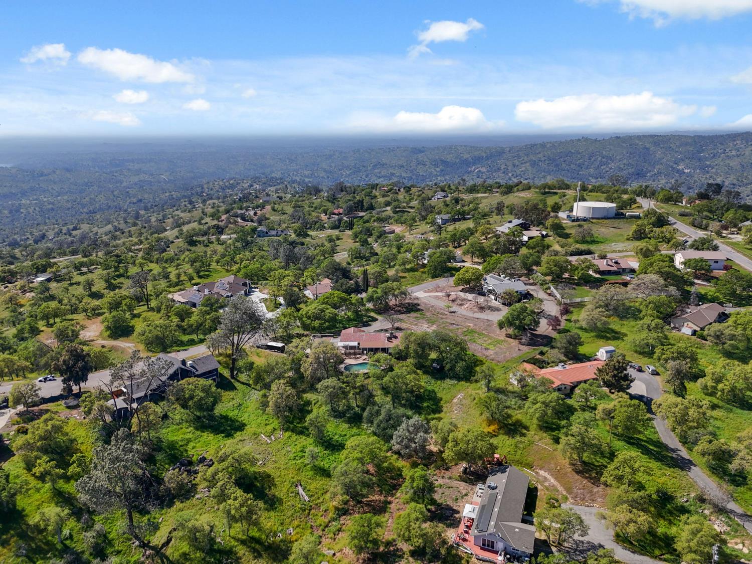 29667 Meadow Ln, Coarsegold, CA 93614