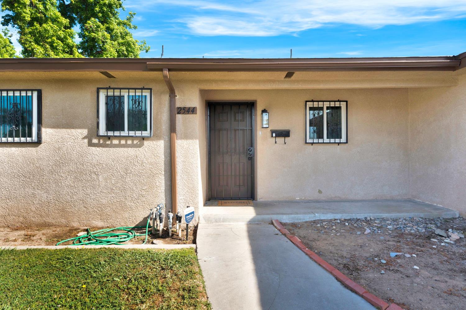 2544 W Dakota Ave, Fresno, CA 93705