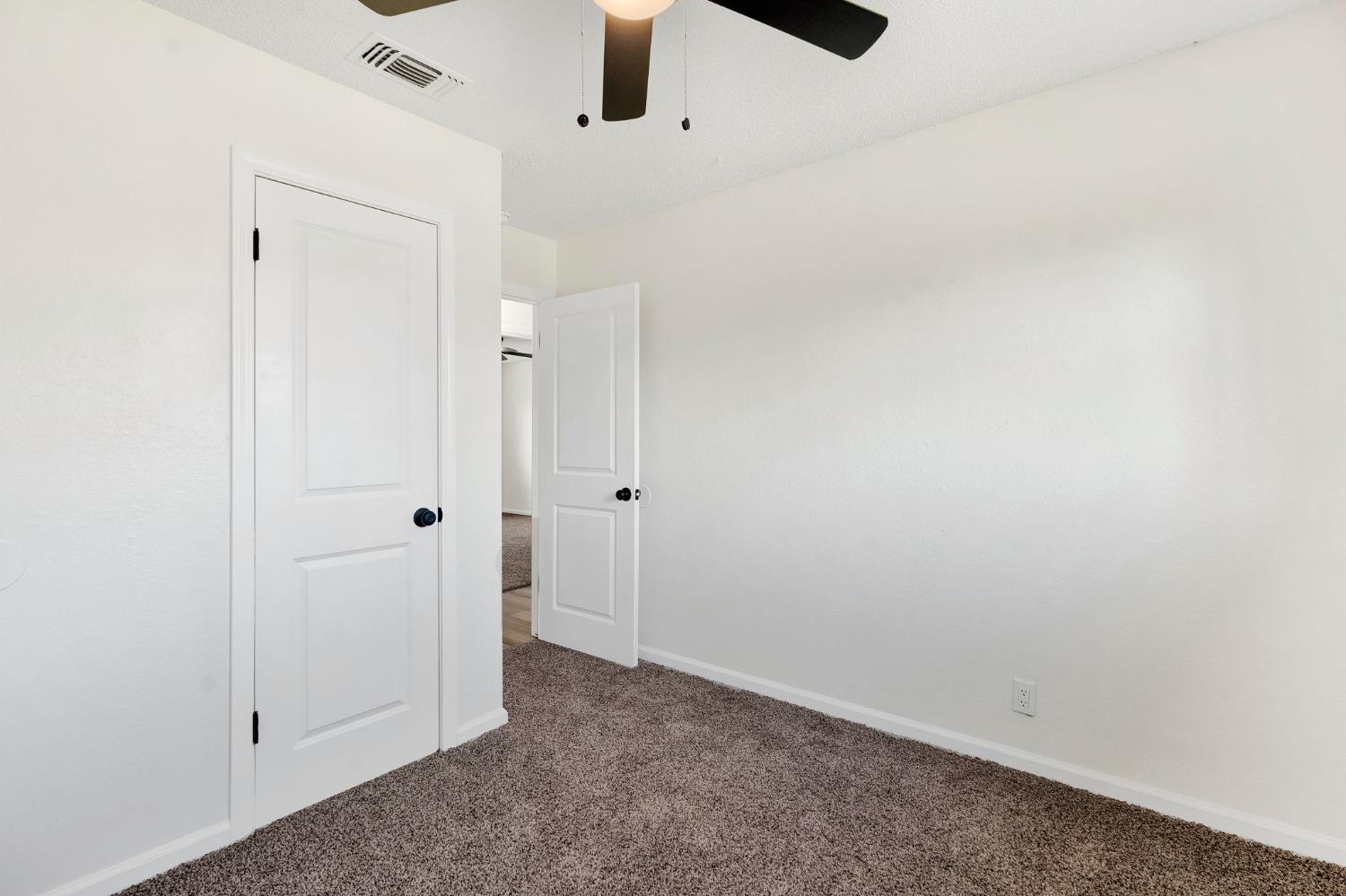 2544 W Dakota Ave, Fresno, CA 93705