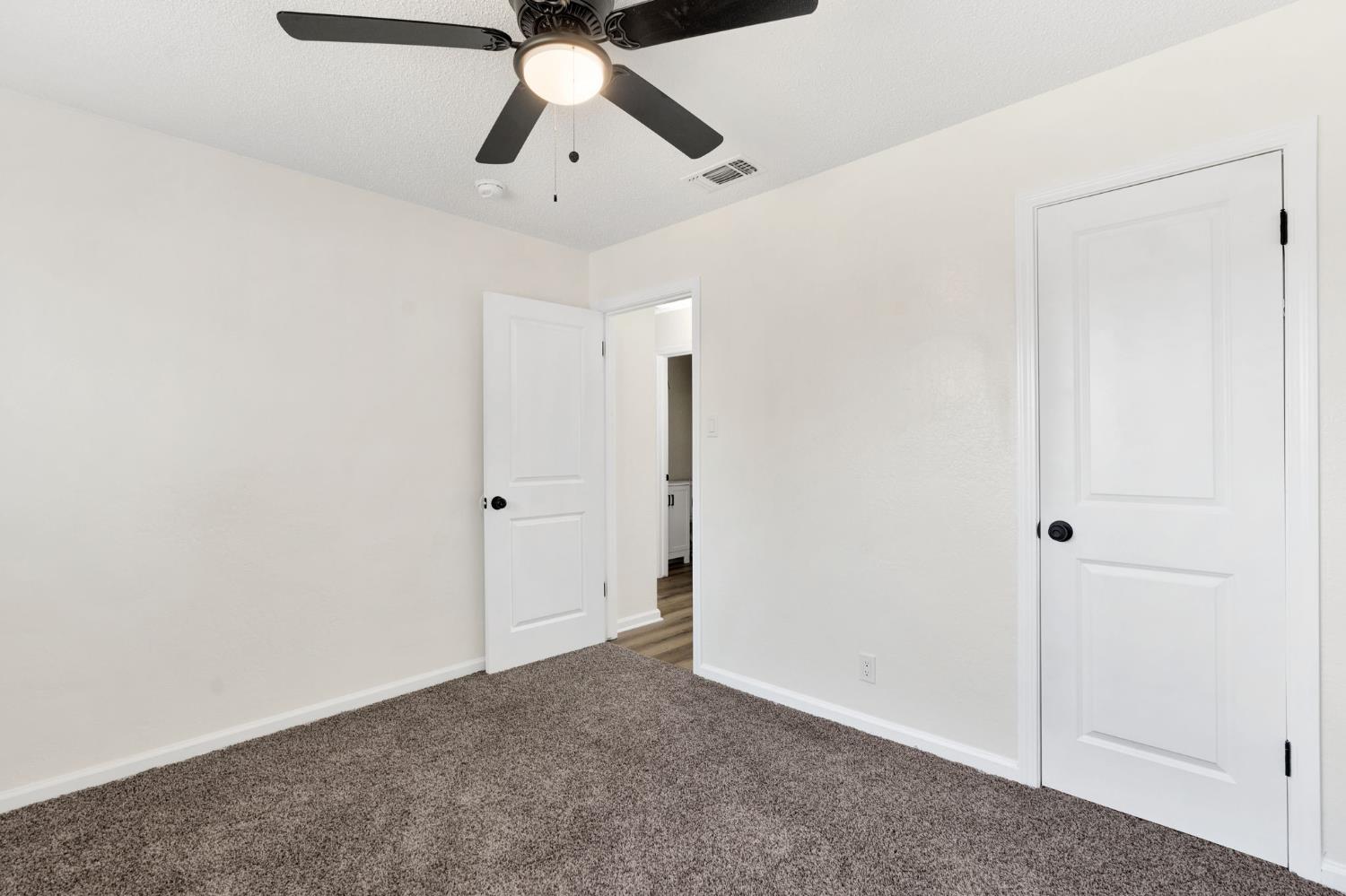 2544 W Dakota Ave, Fresno, CA 93705