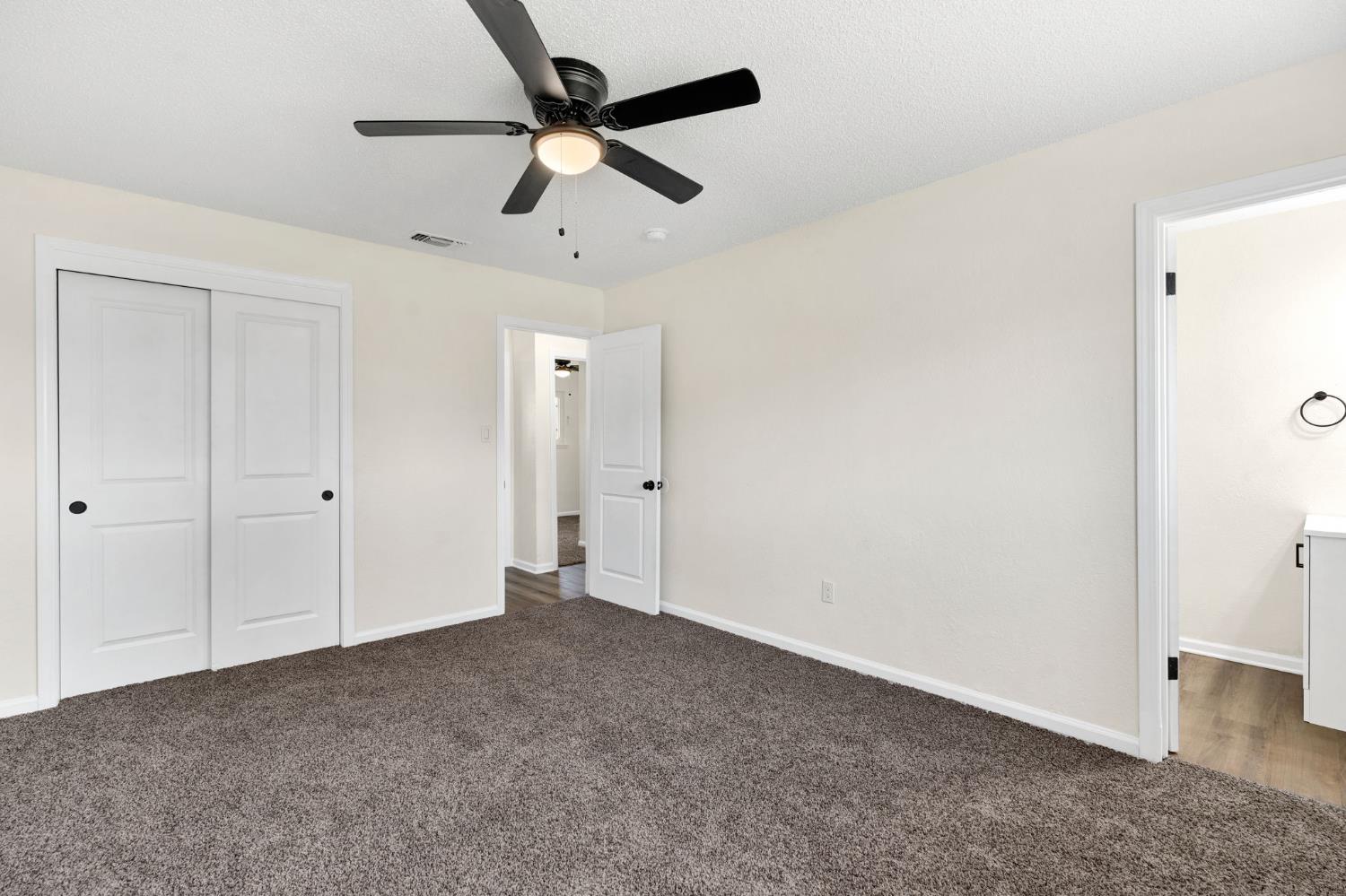 2544 W Dakota Ave, Fresno, CA 93705