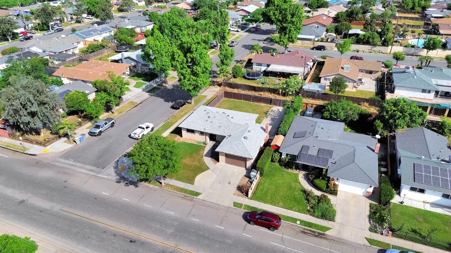 2544 W Dakota Ave, Fresno, CA 93705