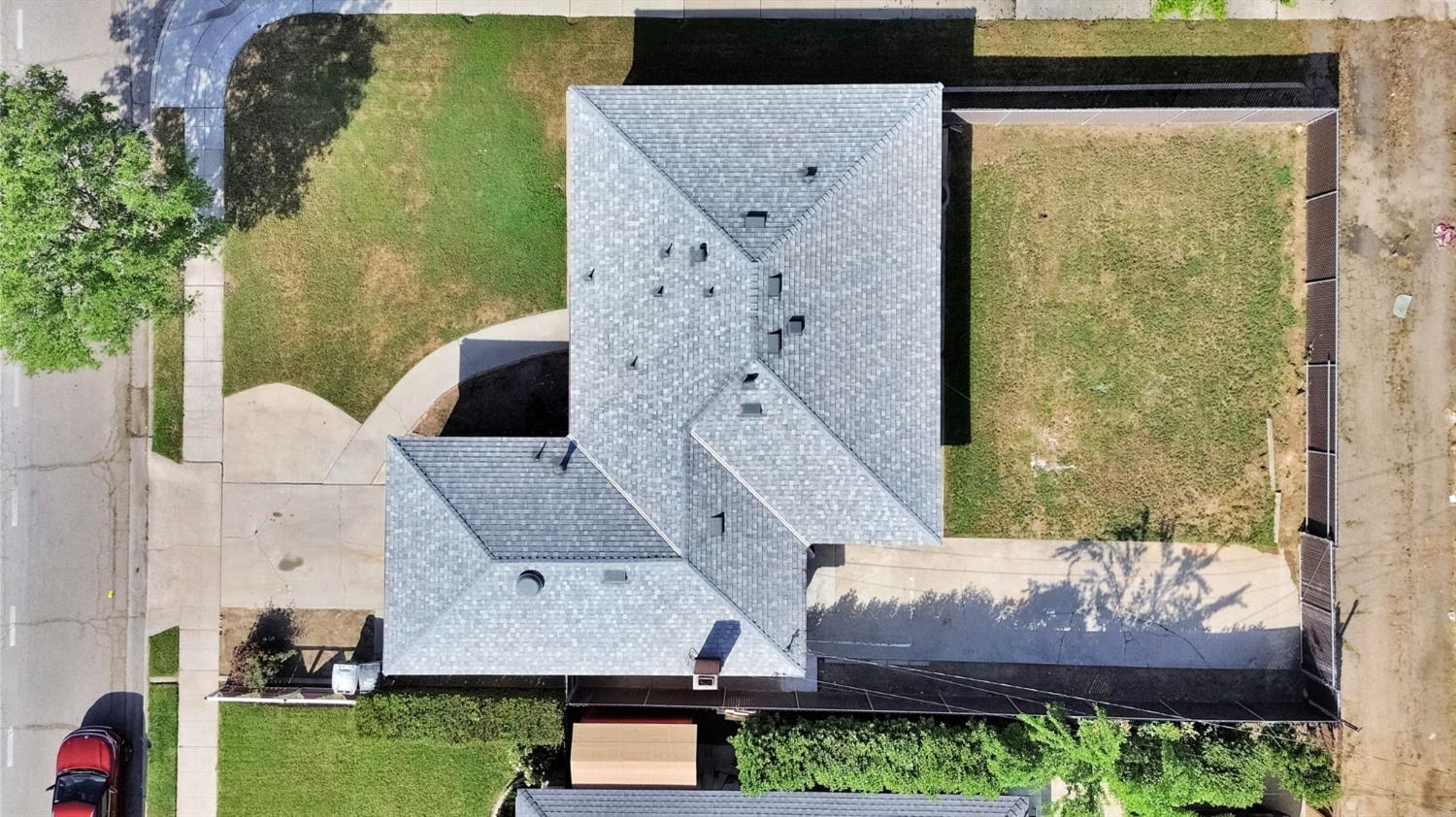 2544 W Dakota Ave, Fresno, CA 93705