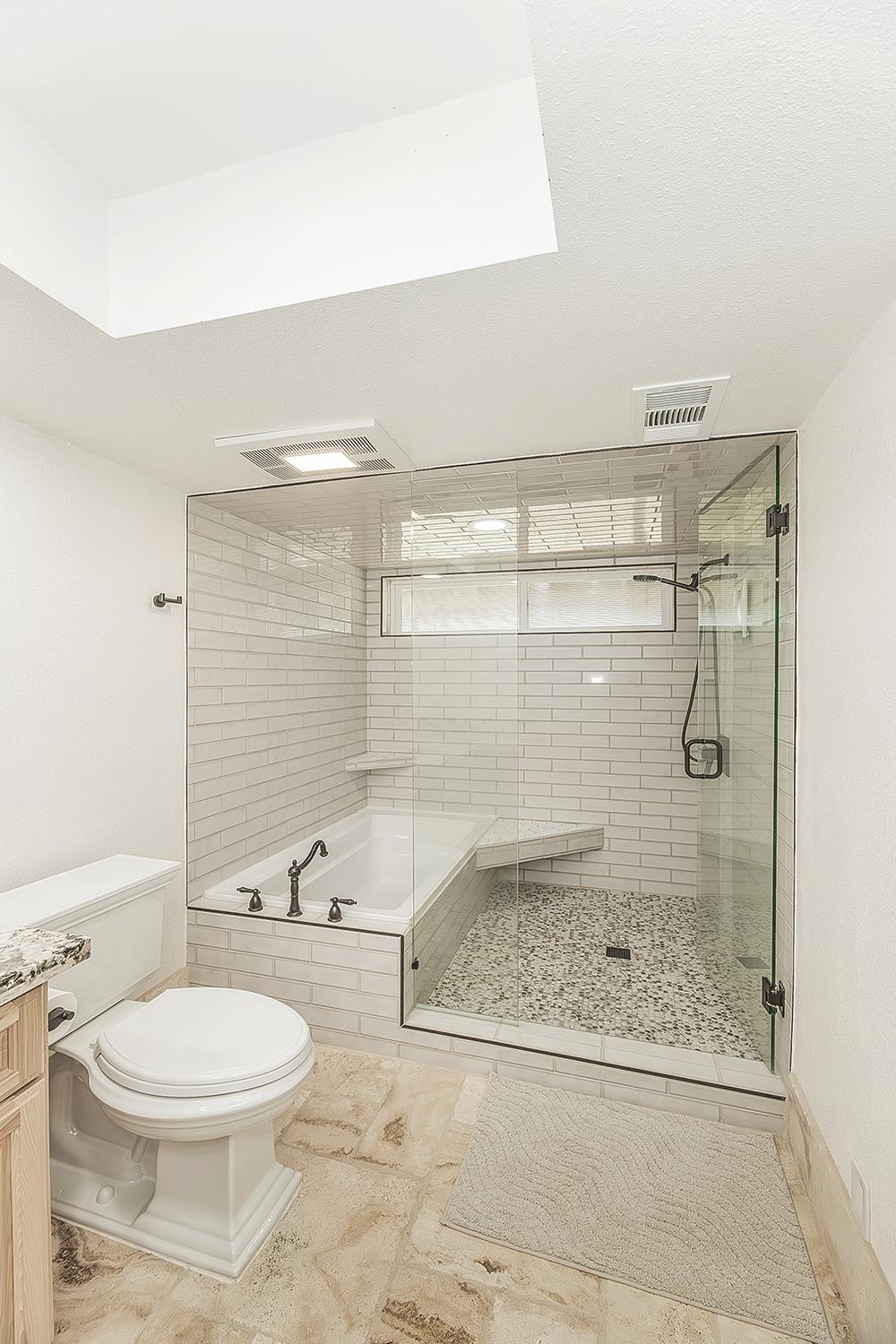 14049 Oak View Dr, Prather, CA 93651