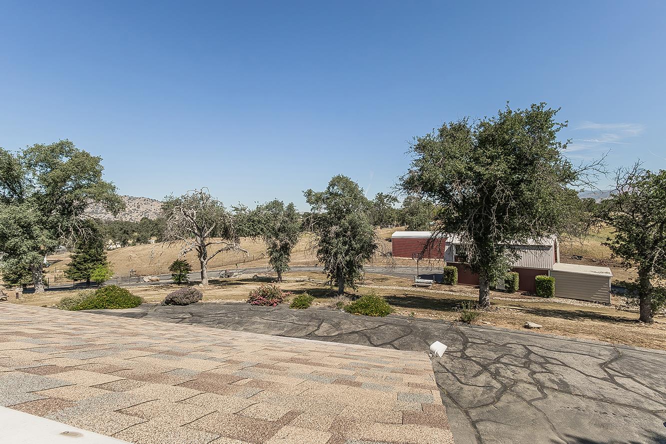 14049 Oak View Dr, Prather, CA 93651