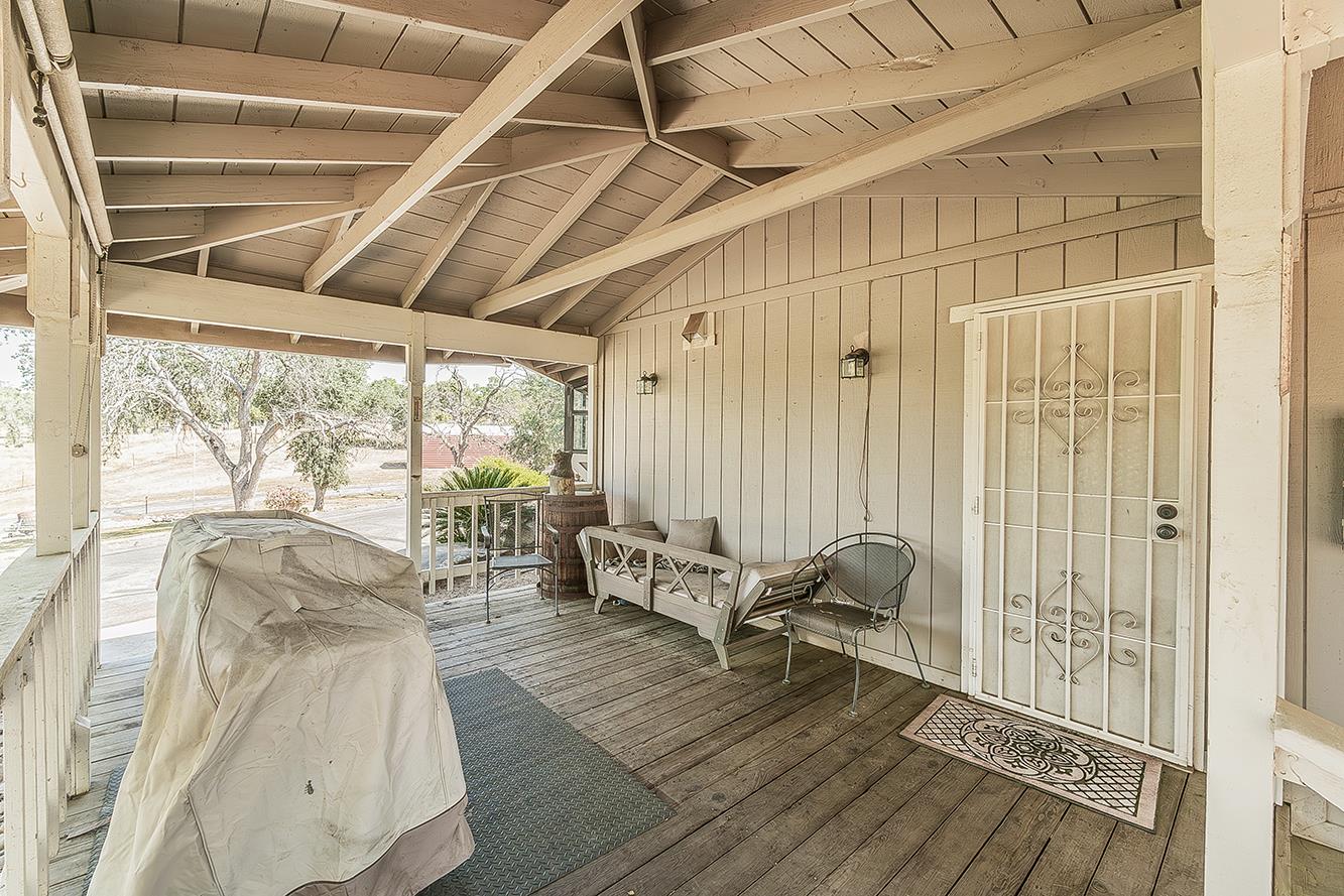 14049 Oak View Dr, Prather, CA 93651