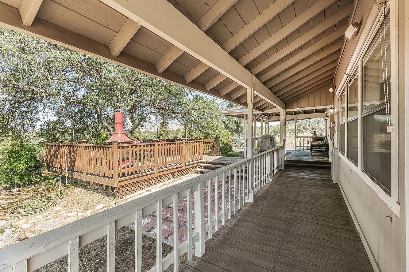 14049 Oak View Dr, Prather, CA 93651