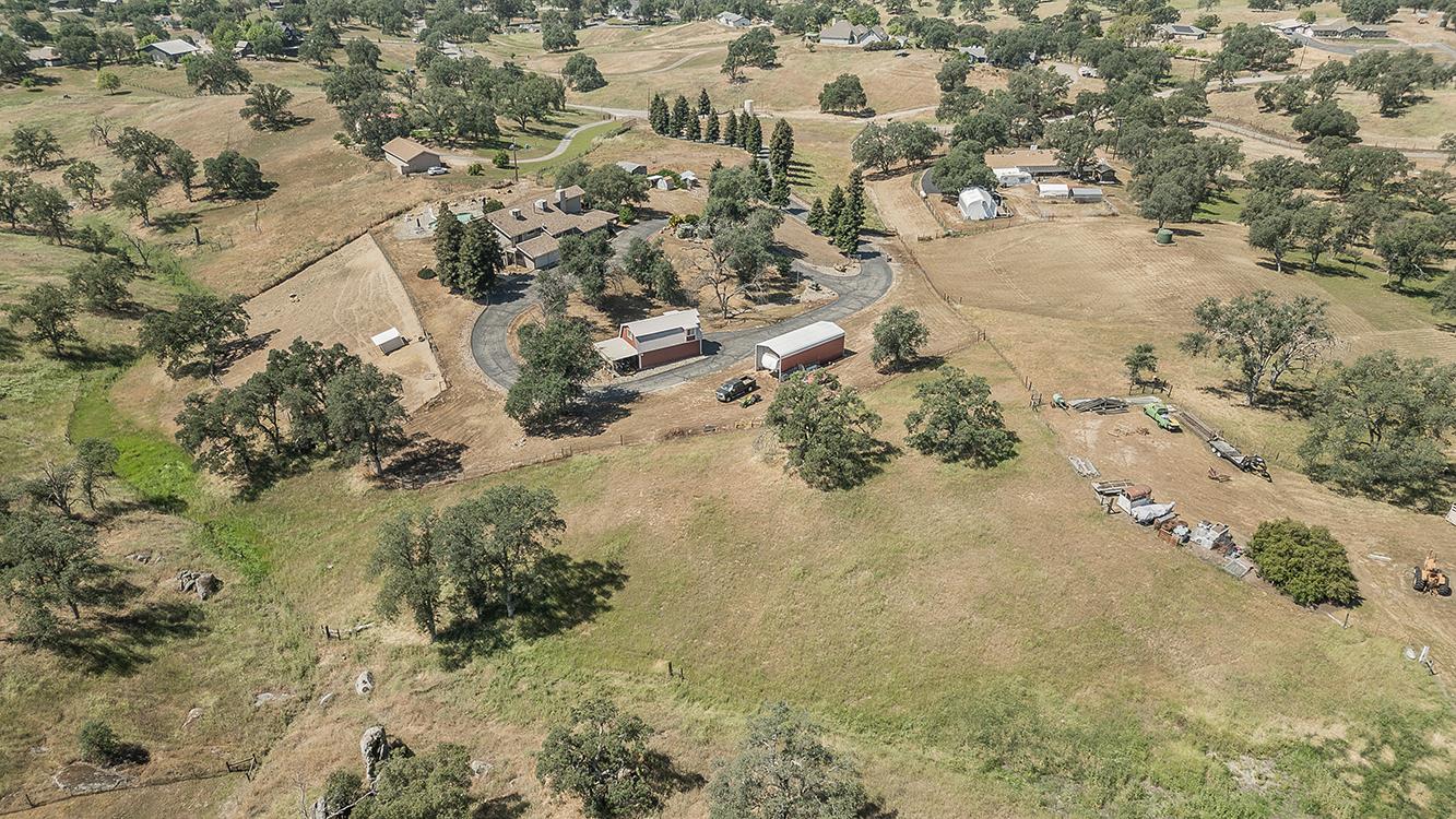 14049 Oak View Dr, Prather, CA 93651