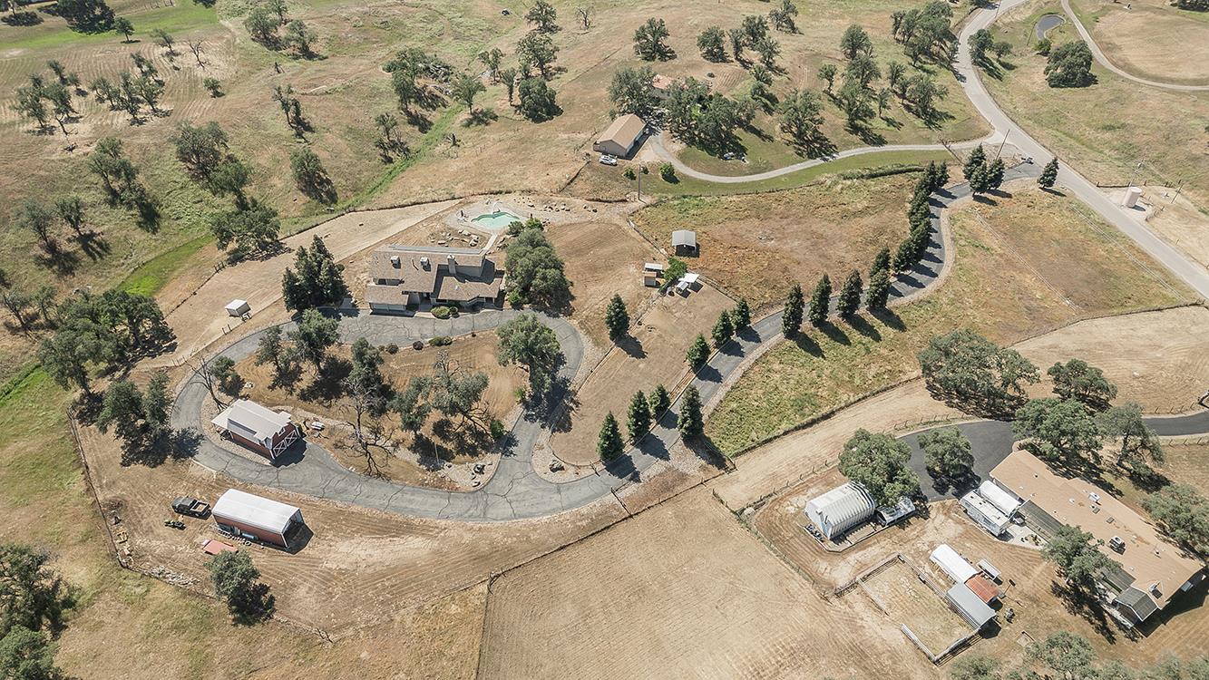 14049 Oak View Dr, Prather, CA 93651