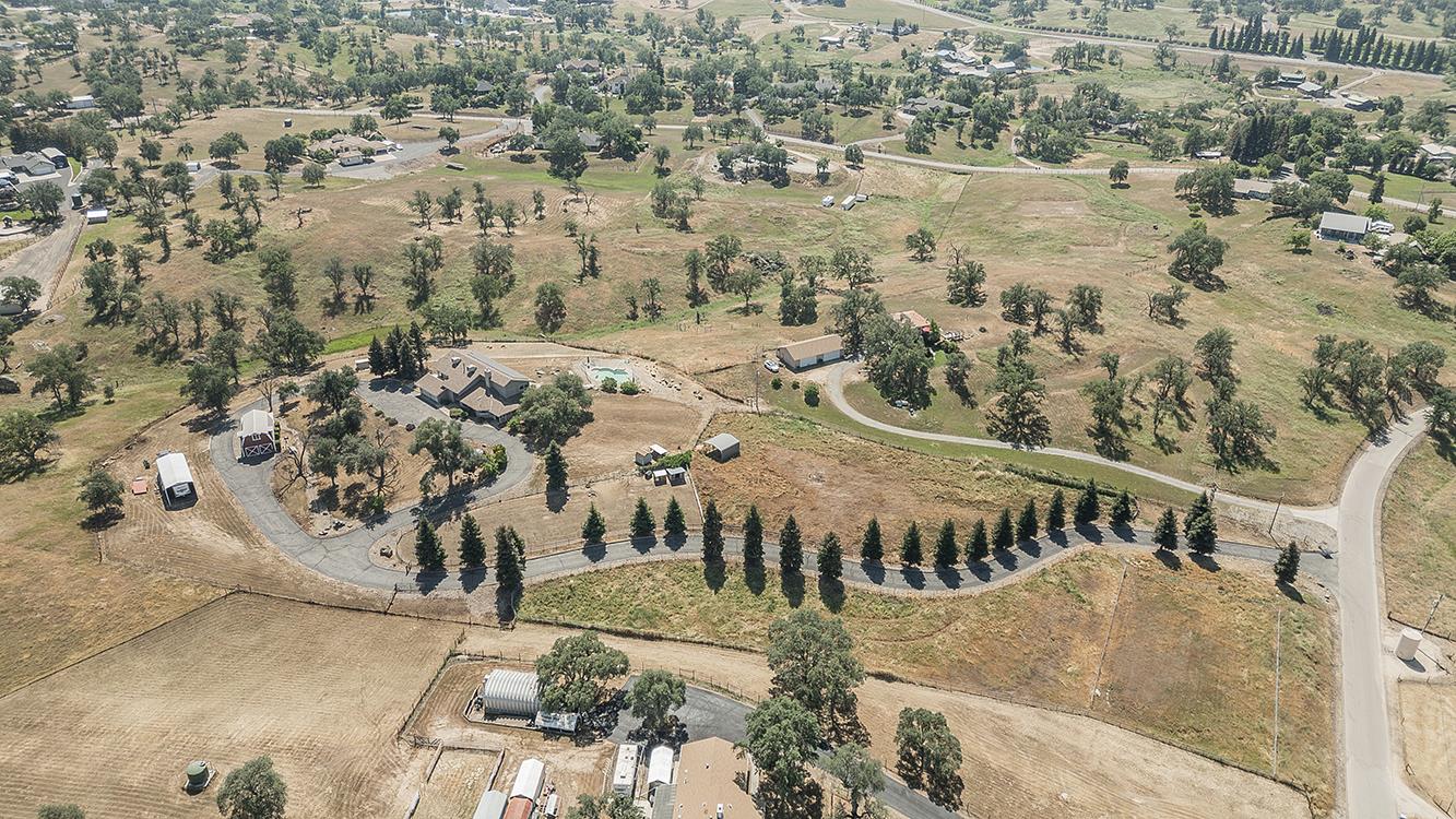 14049 Oak View Dr, Prather, CA 93651