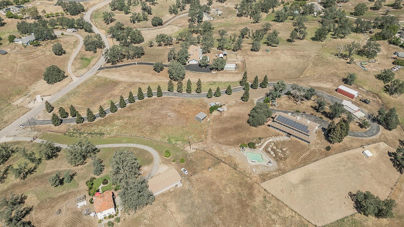 14049 Oak View Dr, Prather, CA 93651