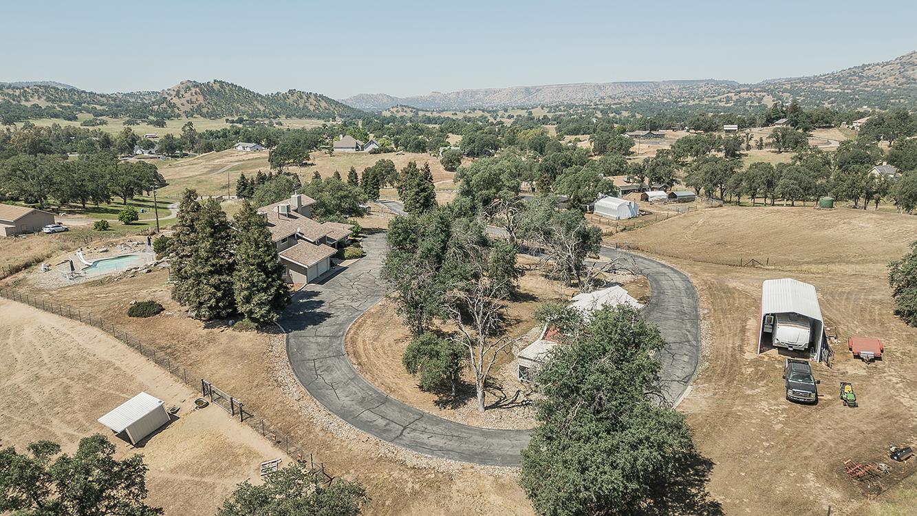 14049 Oak View Dr, Prather, CA 93651