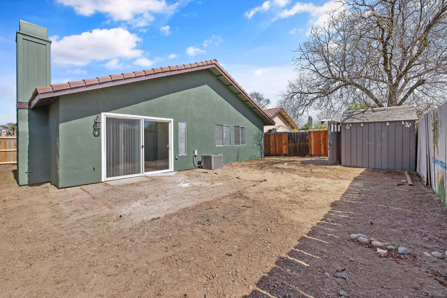 1171 State St, Hanford, CA 93230