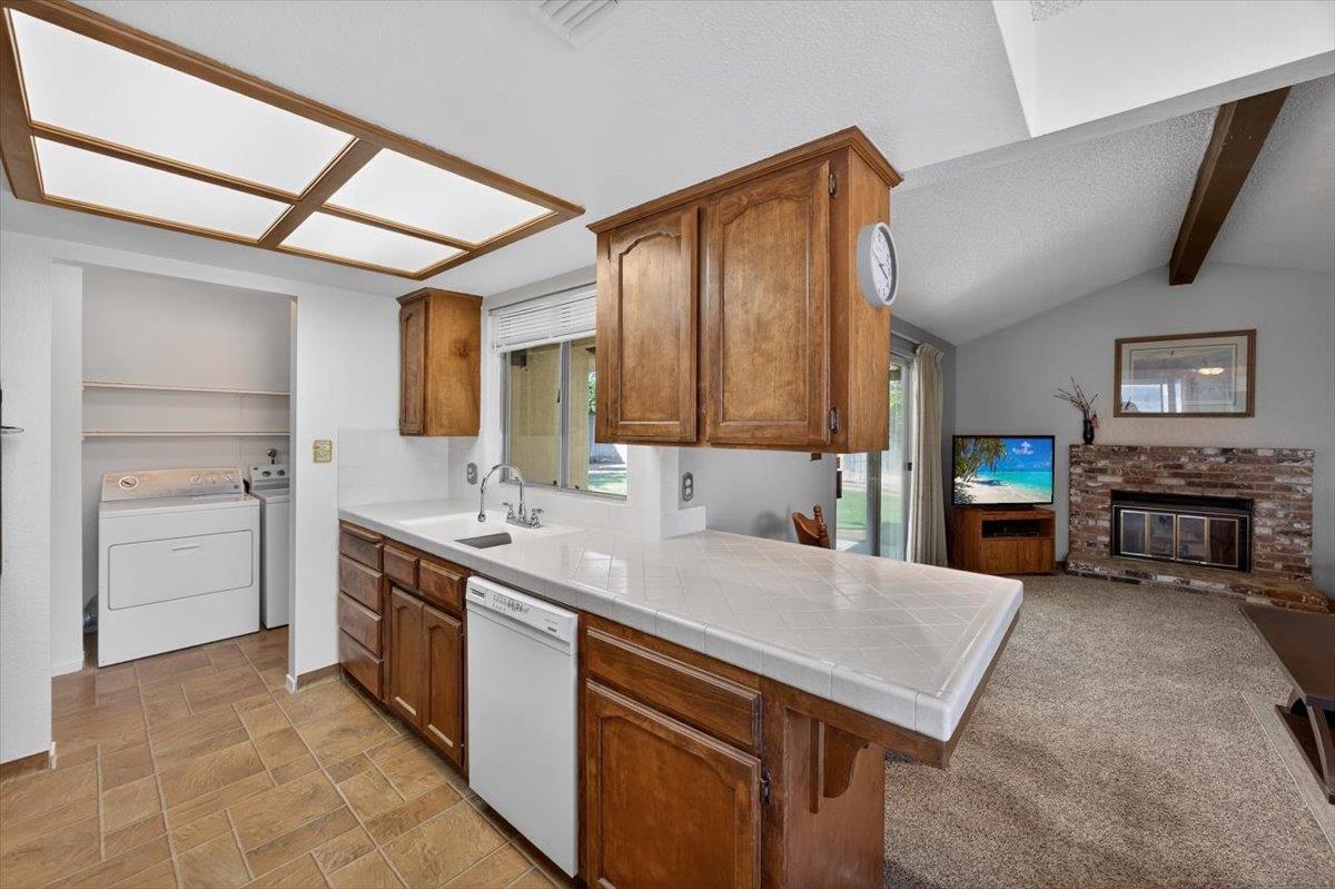 5286 W Richert Ave, Fresno, CA 93722