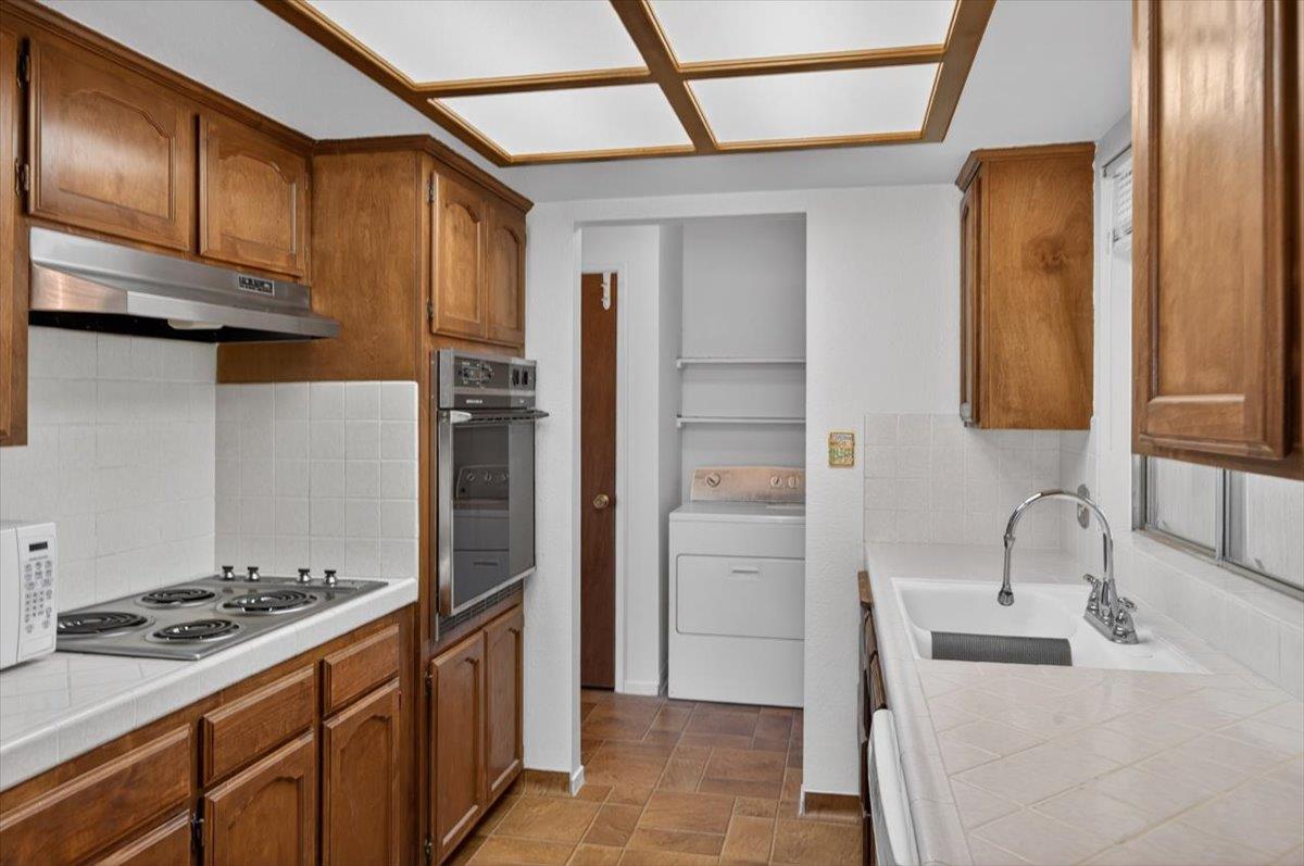 5286 W Richert Ave, Fresno, CA 93722