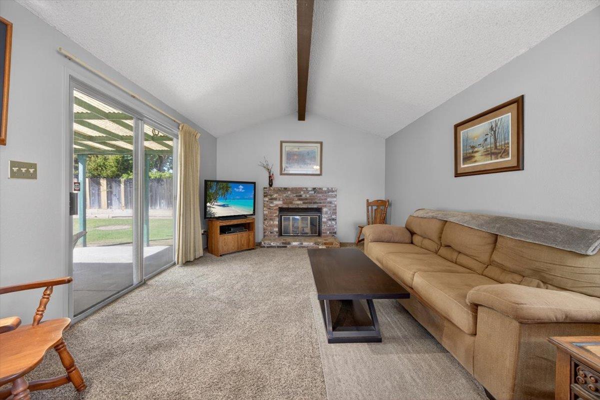 5286 W Richert Ave, Fresno, CA 93722