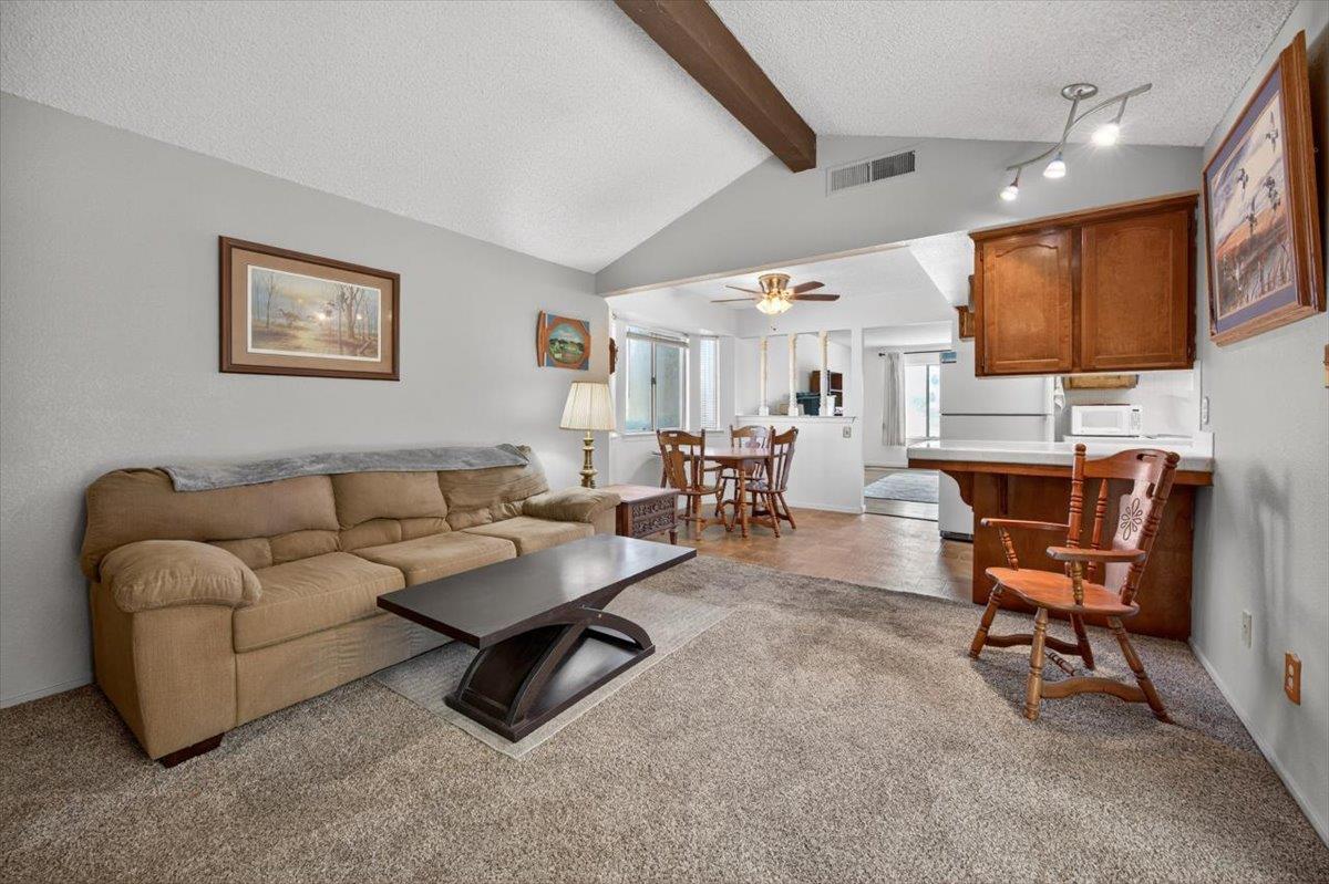 5286 W Richert Ave, Fresno, CA 93722