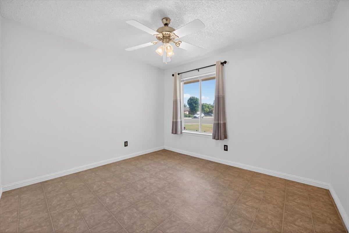 5286 W Richert Ave, Fresno, CA 93722