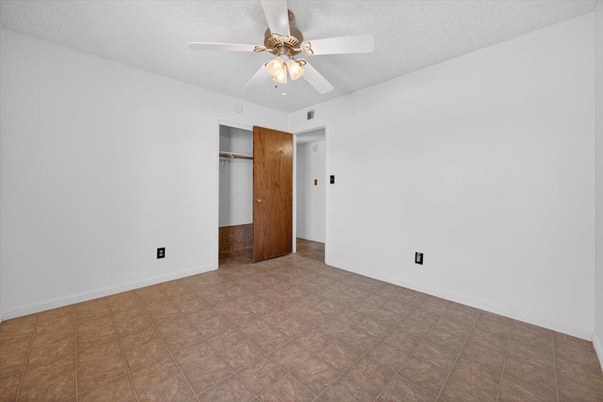 5286 W Richert Ave, Fresno, CA 93722