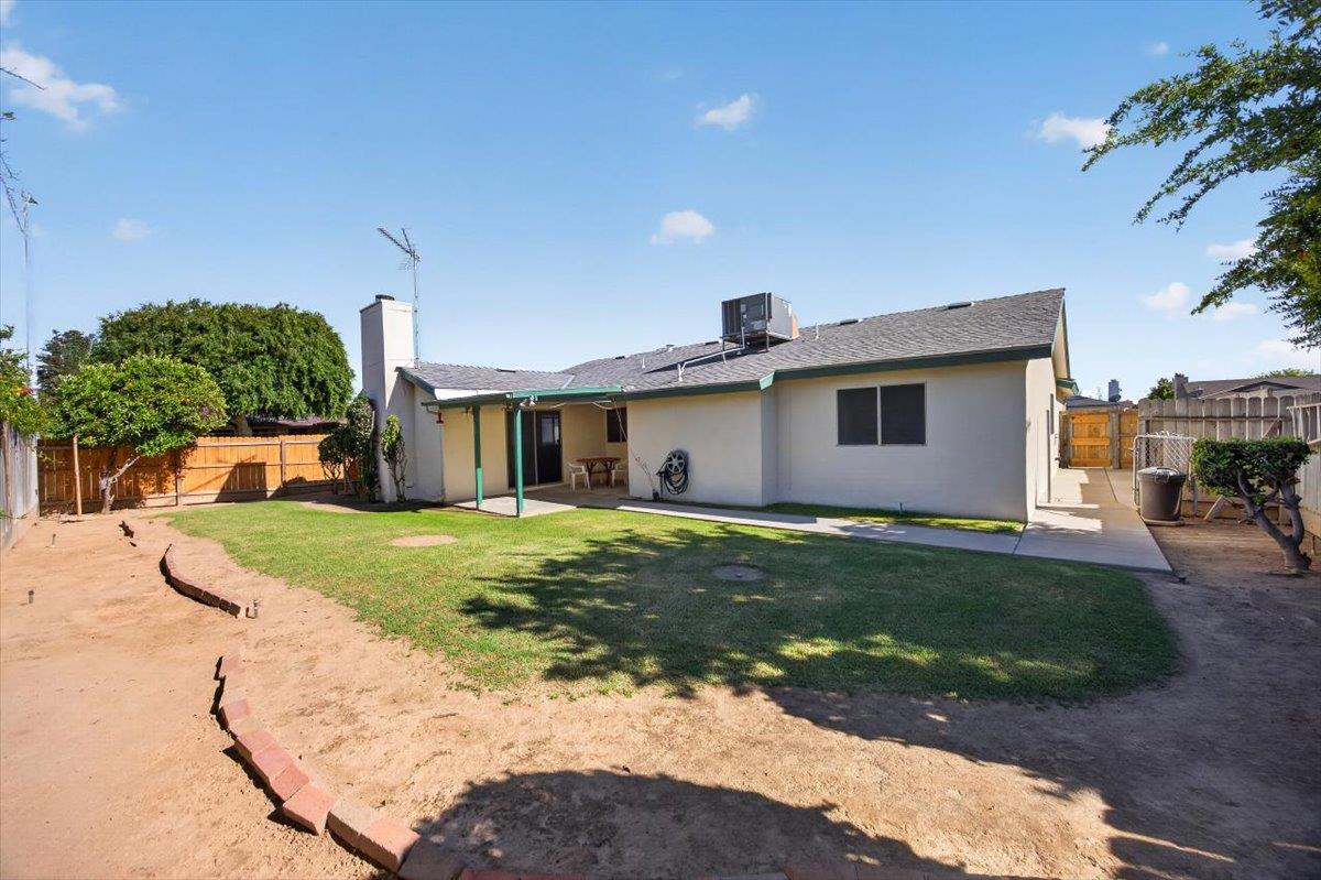 5286 W Richert Ave, Fresno, CA 93722