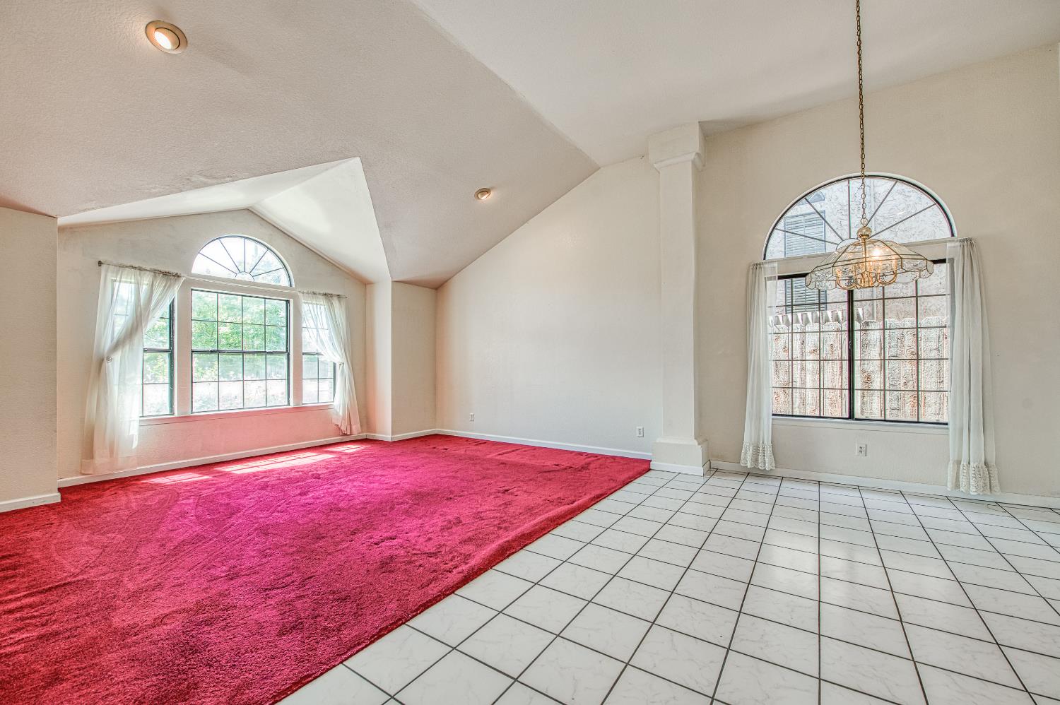 2091 Escalon Ave, Clovis, CA 93611