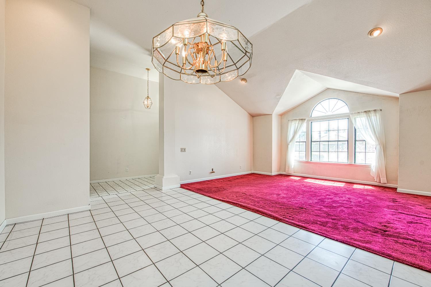 2091 Escalon Ave, Clovis, CA 93611