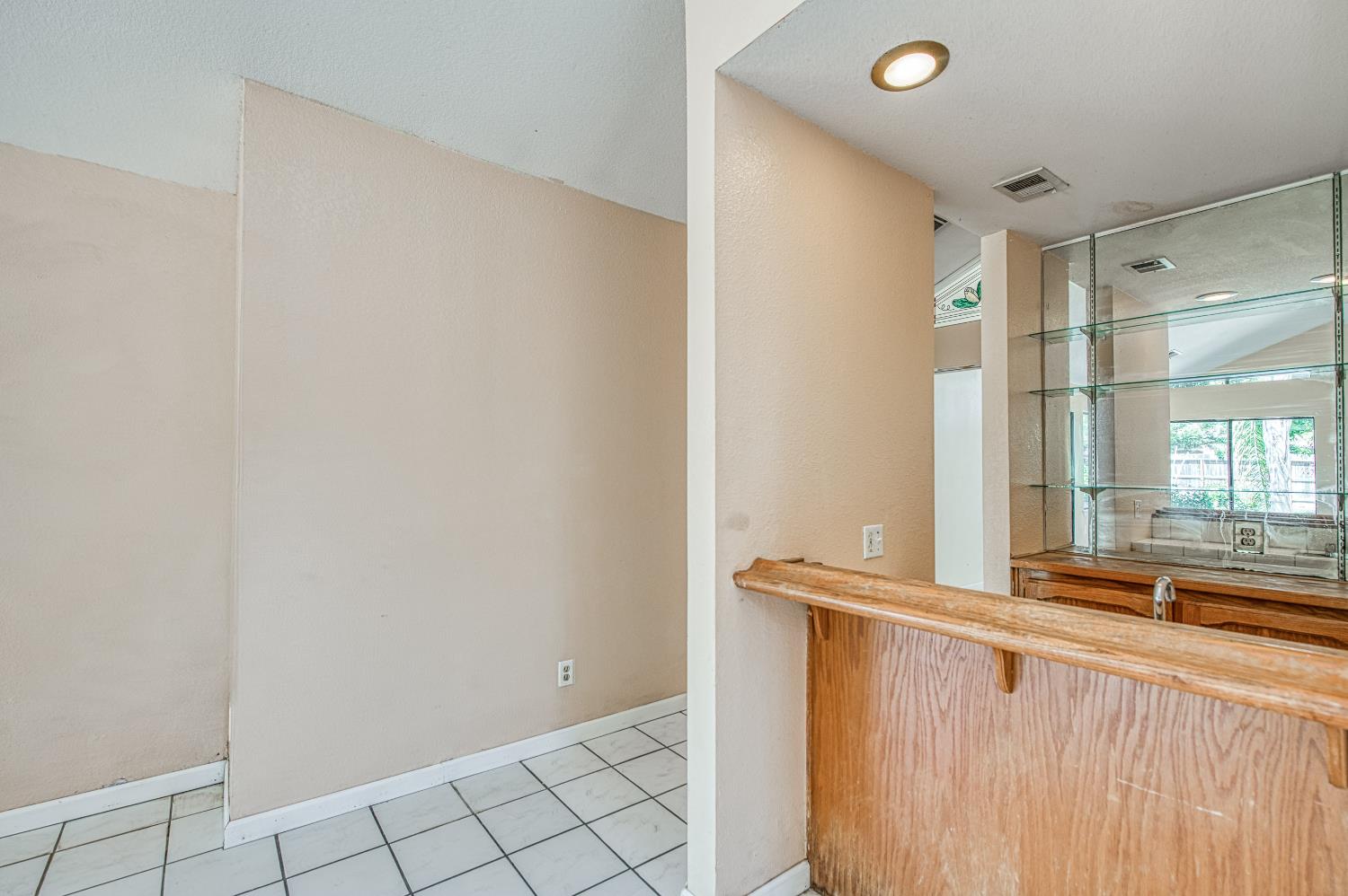 2091 Escalon Ave, Clovis, CA 93611