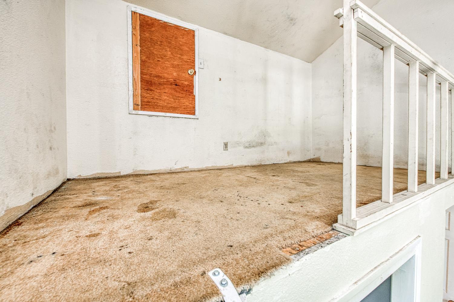 2091 Escalon Ave, Clovis, CA 93611