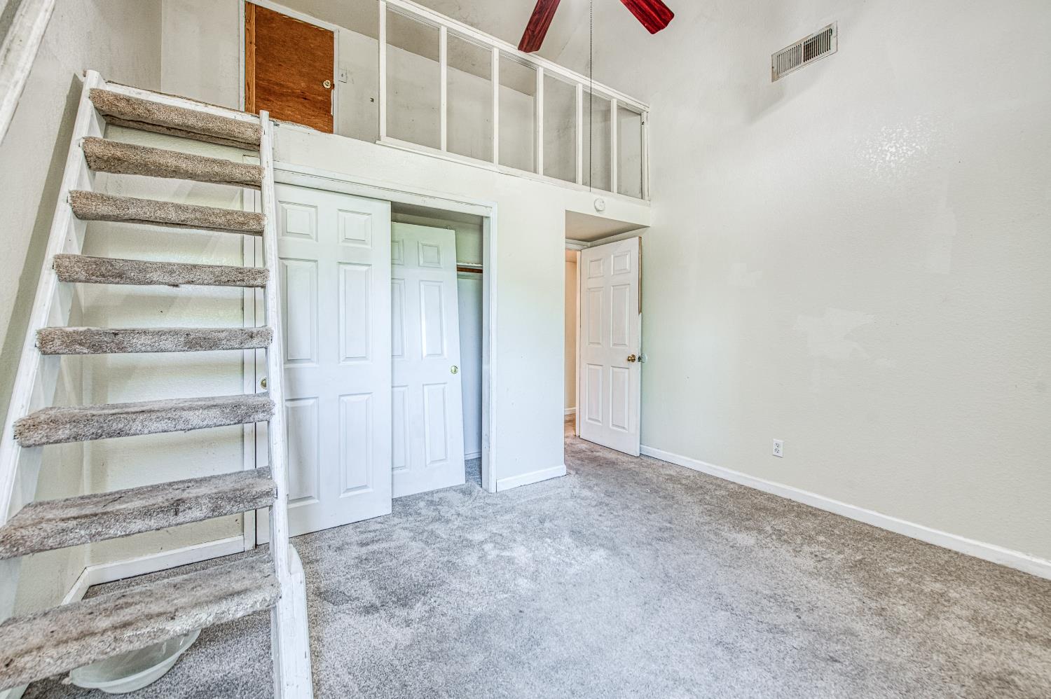 2091 Escalon Ave, Clovis, CA 93611