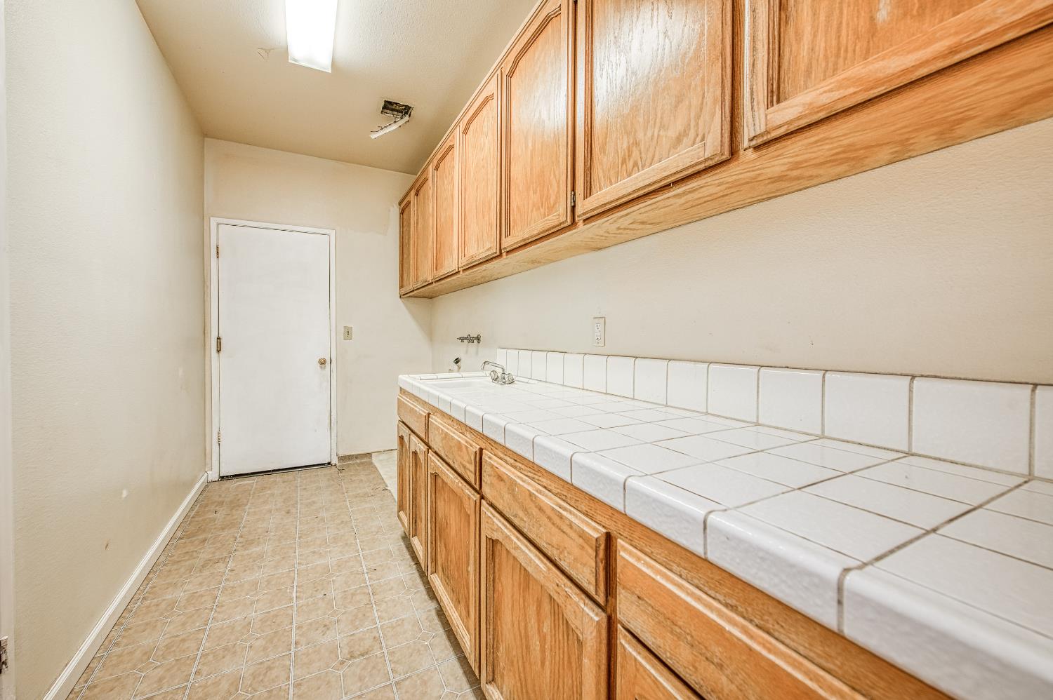 2091 Escalon Ave, Clovis, CA 93611