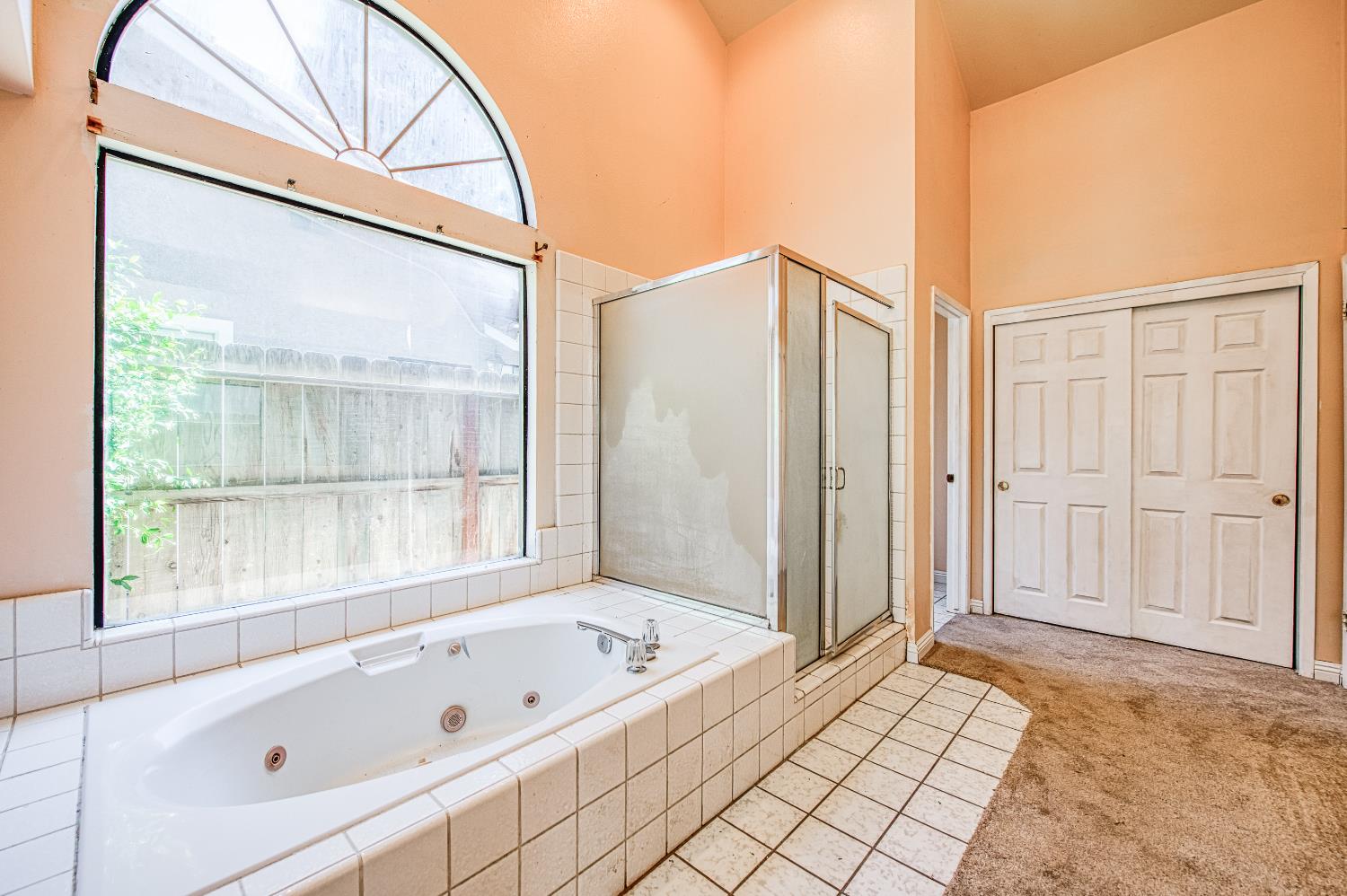 2091 Escalon Ave, Clovis, CA 93611