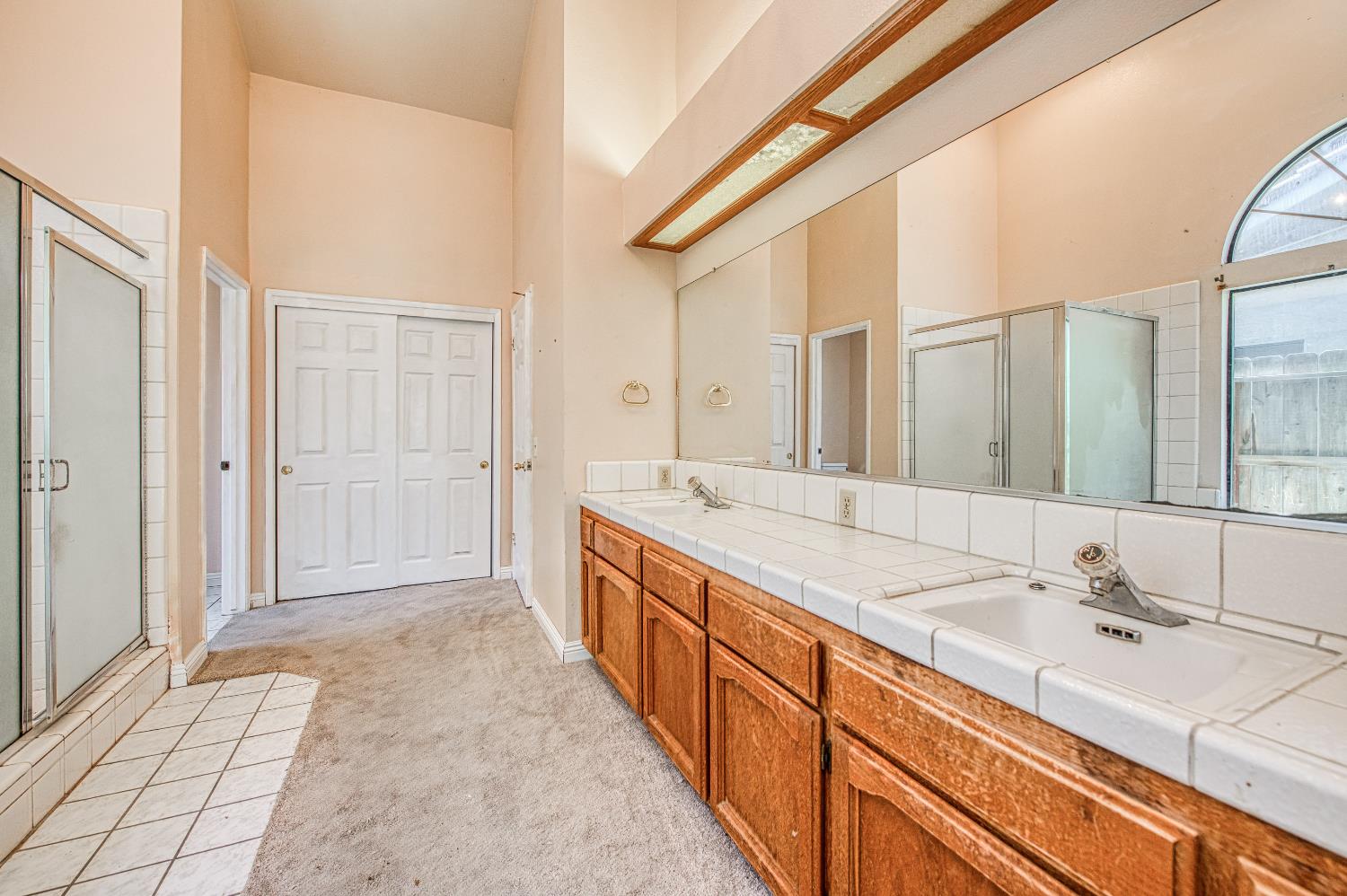 2091 Escalon Ave, Clovis, CA 93611