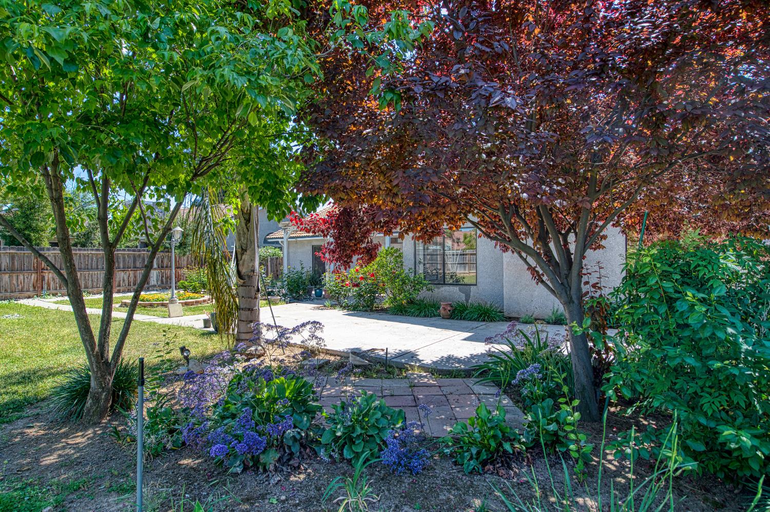 2091 Escalon Ave, Clovis, CA 93611