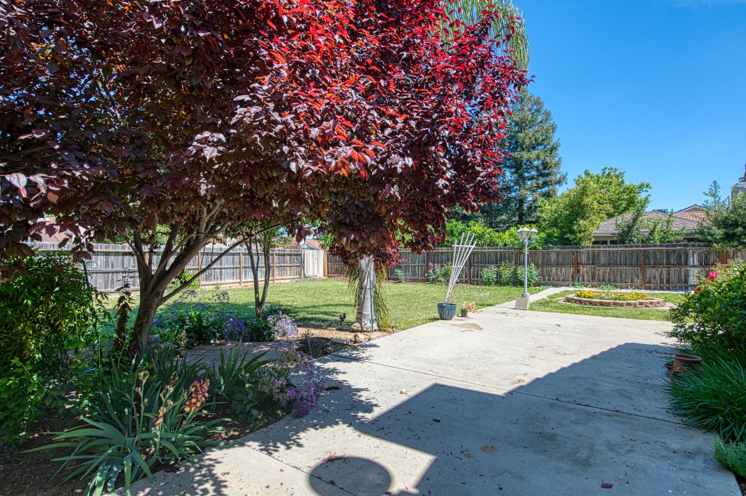 2091 Escalon Ave, Clovis, CA 93611